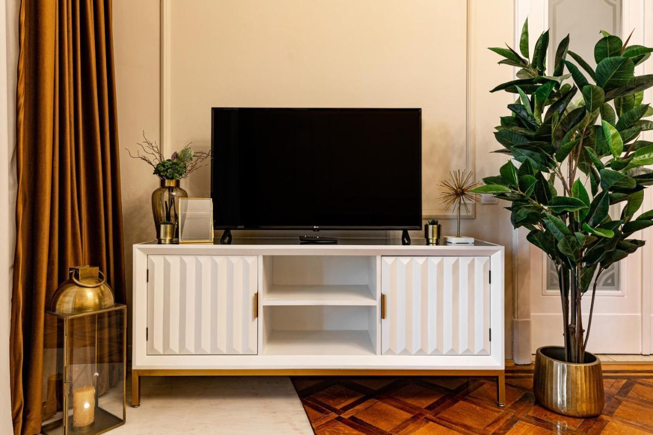 Apartment Qult - The Renaissance Affair Bucharest
